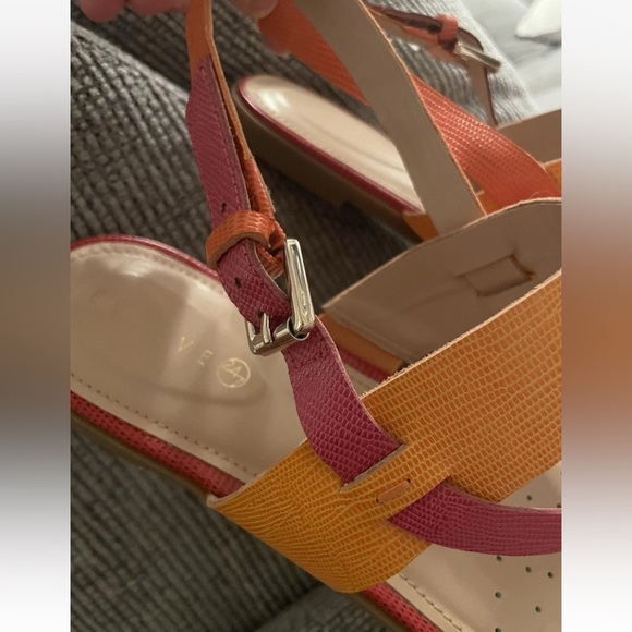 EVOLVE 24/7 Pink Red Orange Women’s 8 Thong Strappy Buckle Sandals shoes EVAVAH - Picture 10 of 14
